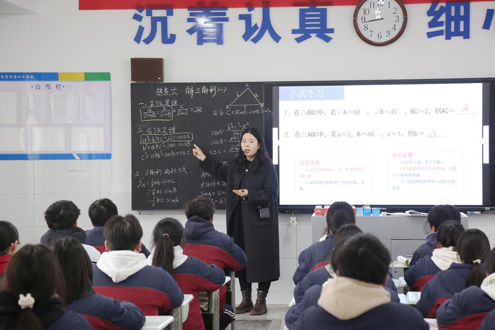 4379141831e64e26b20d622c5aadcf47.jpg 4379141831e64e26b20d622c5aadcf47.jpg